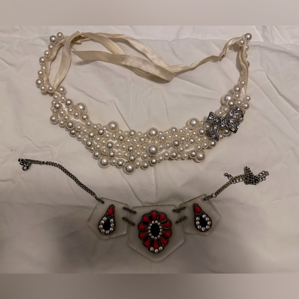 Shoebox full of costume jewelry - Picture 7 of 7